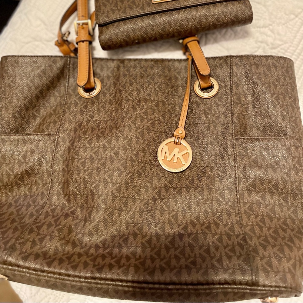 Authentic Michael Kors wallet/bag